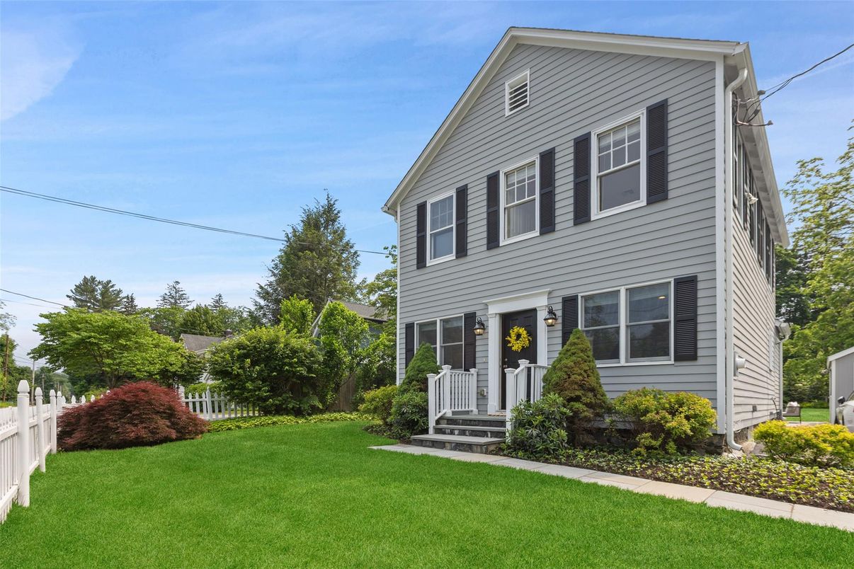 Backyard, Exterior, Facade, Queen Anne Victorian
