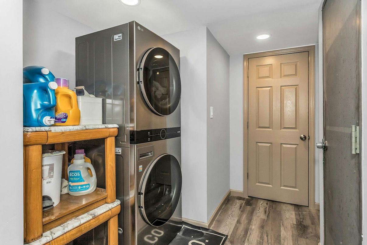 Interior, Recessed Lighting, Utility Closets, Washer, Wood Texture Flooring