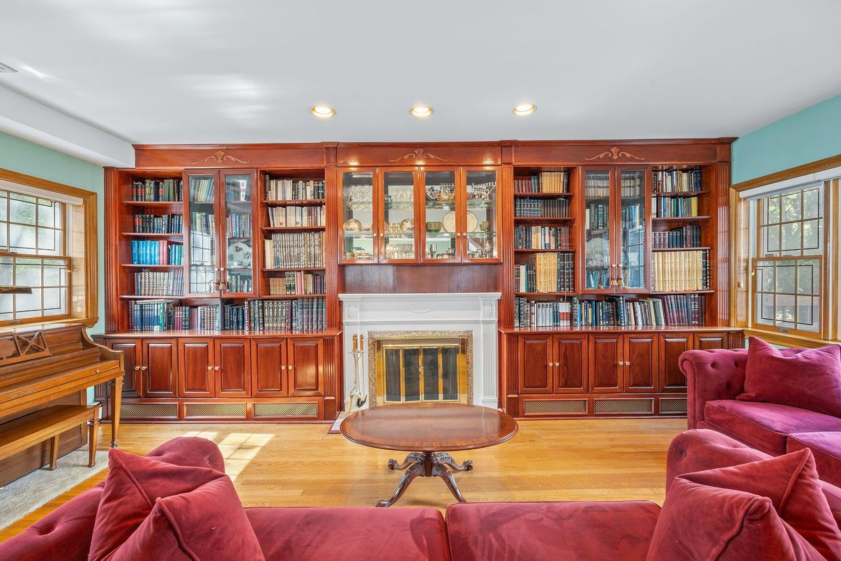 Fireplace, Interior, Piano, Recessed Lighting, Wood Texture Flooring
