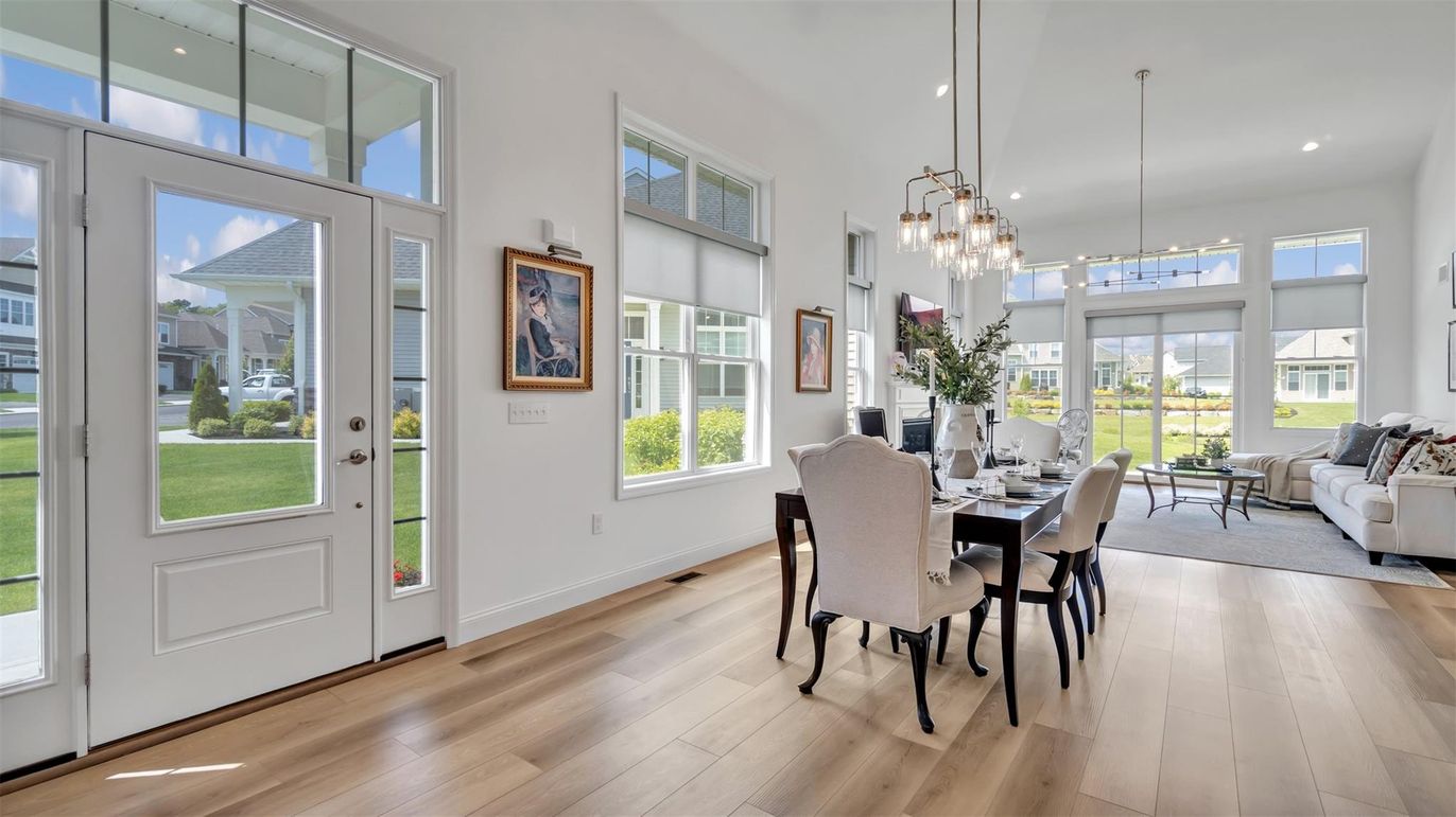 Dining room, Interior, Living room, Pendant Lights, Recessed Lighting, Wood Texture Flooring