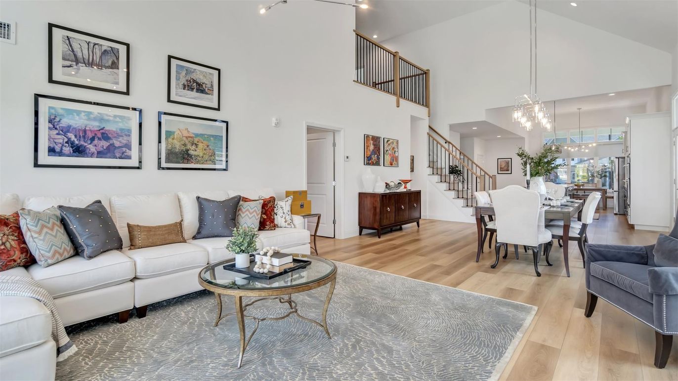 Dining room, Interior, Living room, Pendant Lights, Recessed Lighting, Wood Texture Flooring