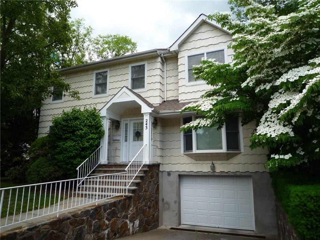 Attached, Exterior, Facade, Rowhouse