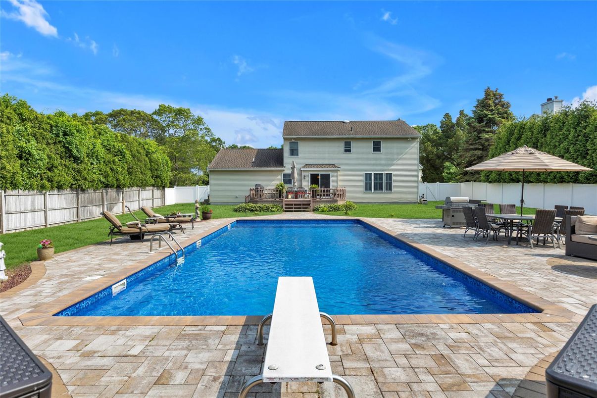 Exterior, Pool