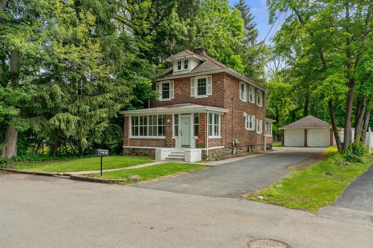 Detached Garage, Exterior, Facade, Brick Facade, Georgian