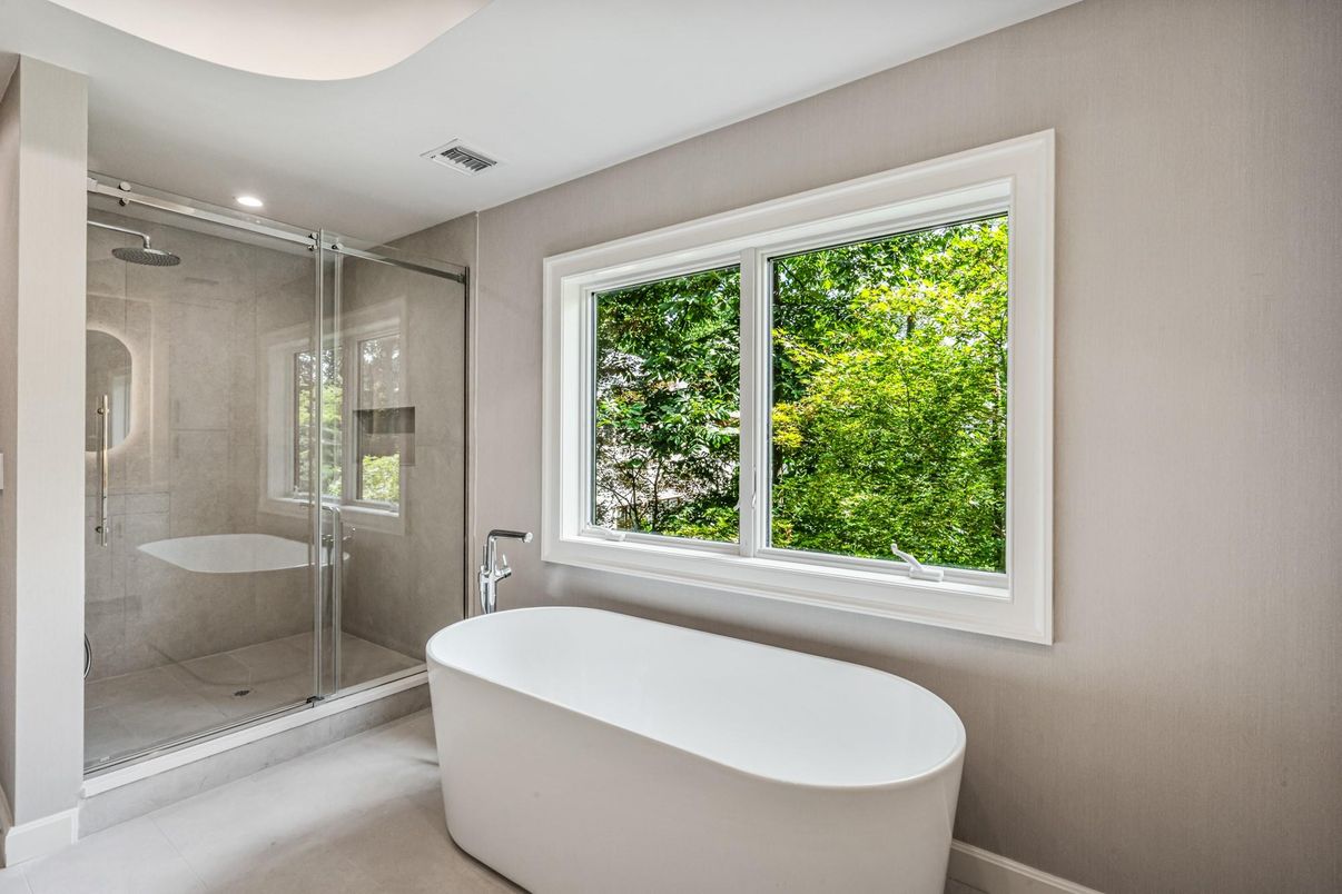 Bathroom, Free Standing Baths, Glass Shower, Interior, Recessed Lighting