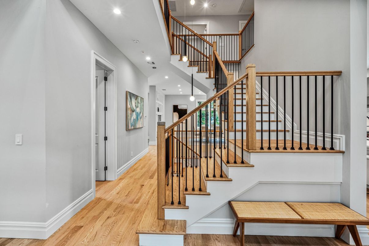 Interior, Recessed Lighting, Wood Texture Flooring