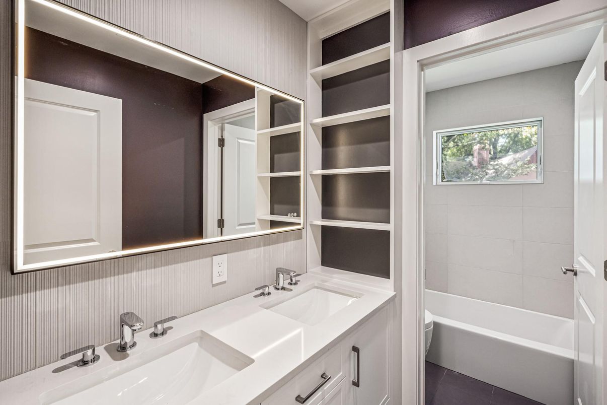 Bathroom, Dual Sink Vanities, Interior