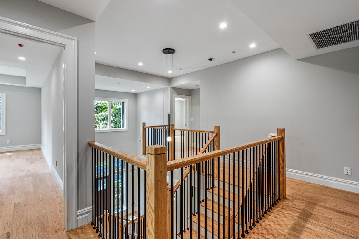 Interior, Pendant Lights, Recessed Lighting, Wood Texture Flooring
