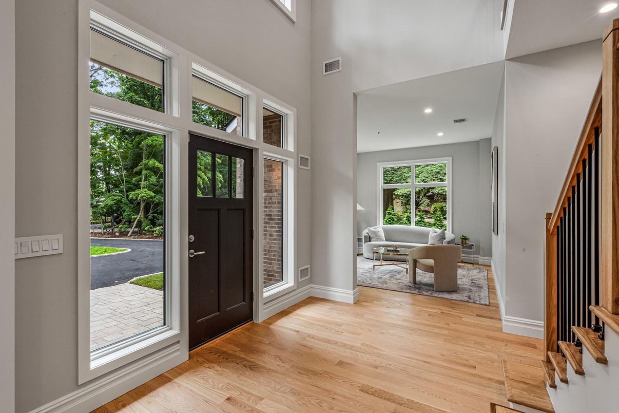 Interior, Recessed Lighting, Wood Texture Flooring