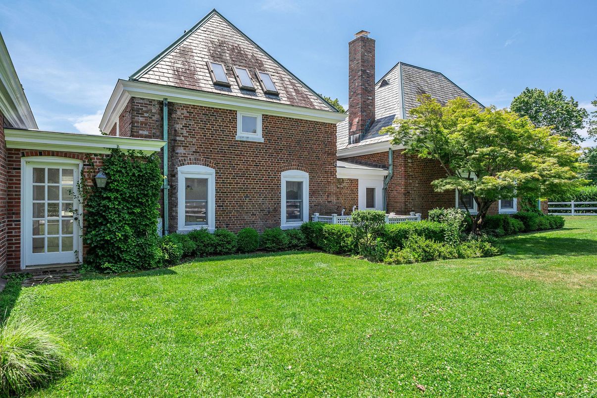 Exterior, Facade, Brick Facade, Brick Traditional