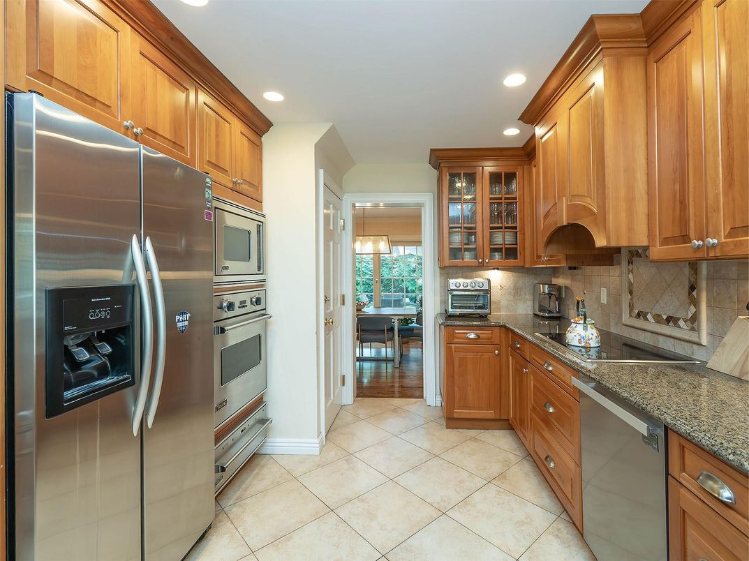Dining room, Interior, Kitchen, Recessed Lighting, Stainless Steel Appliances