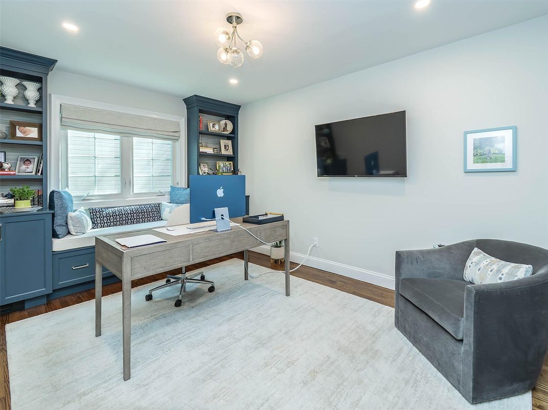 Home Office, Interior, Recessed Lighting, Wood Texture Flooring