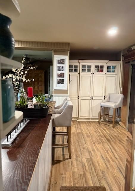 Interior, Recessed Lighting, Wood Texture Flooring