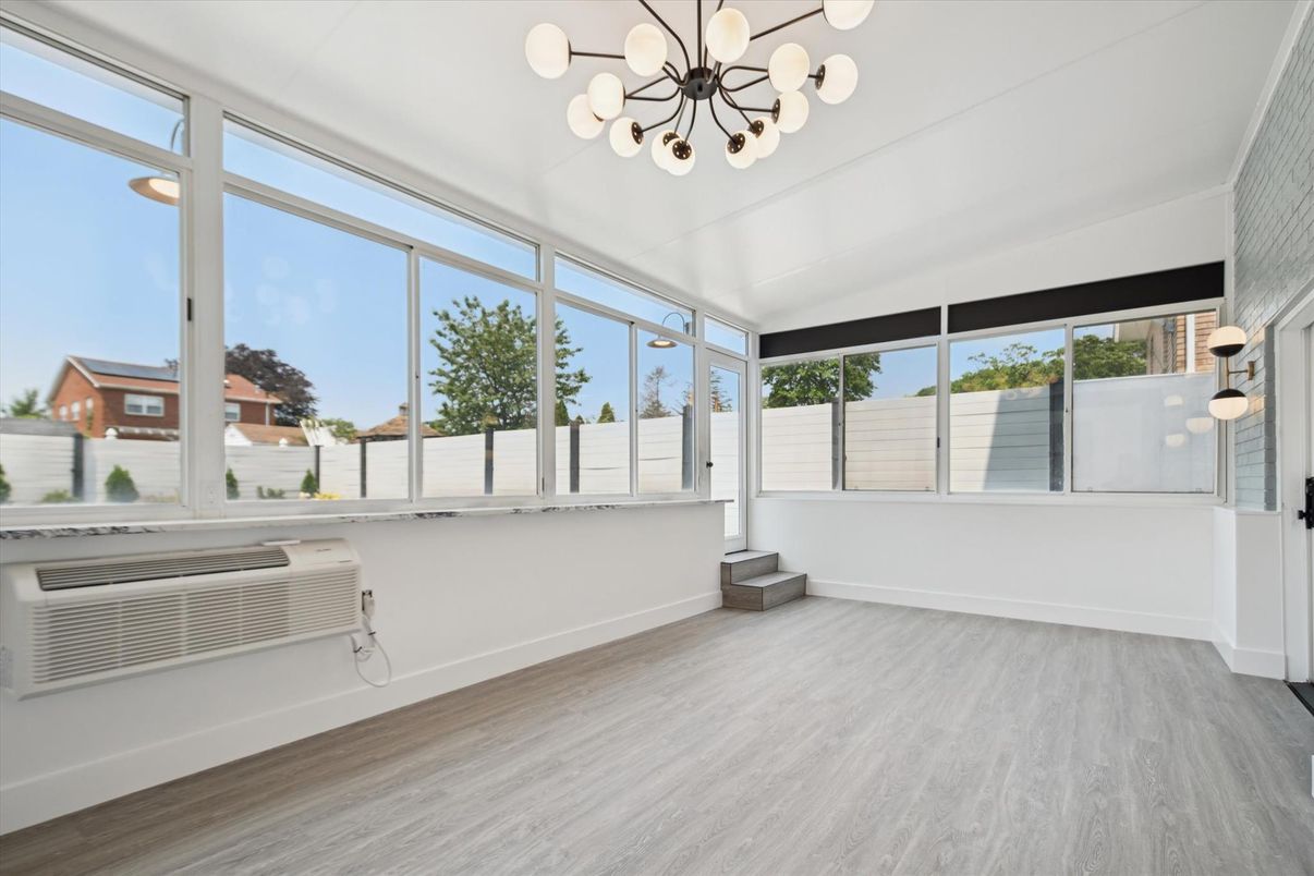 Interior, Pendant Lights, Sun Room, Wood Texture Flooring