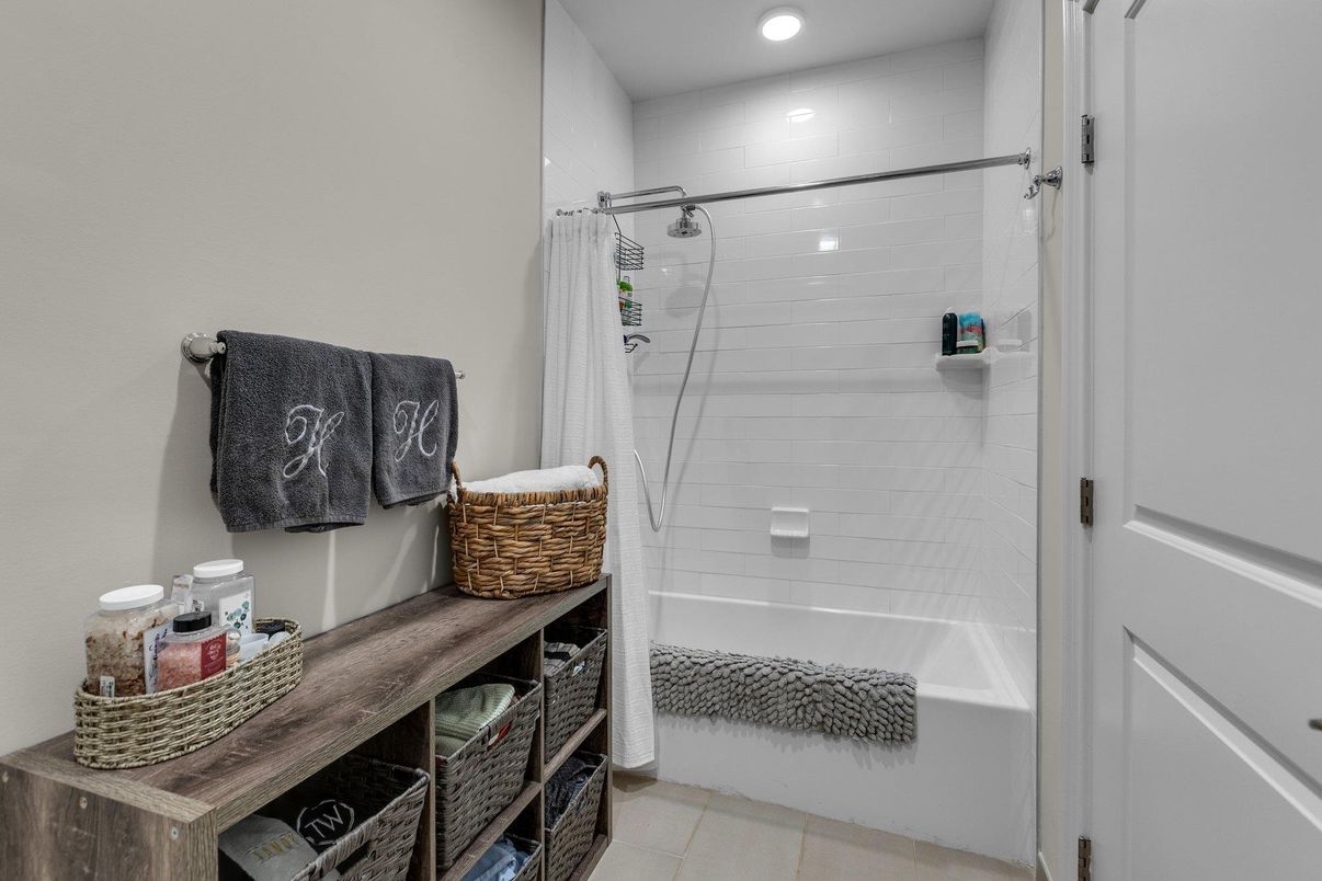Bathroom, Interior, Recessed Lighting