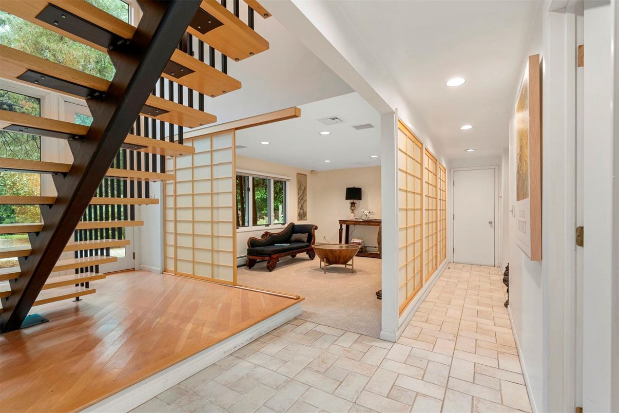 Interior, Recessed Lighting, Wood Texture Flooring