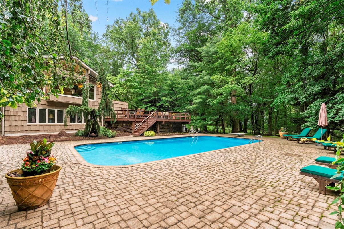 Exterior, Pool
