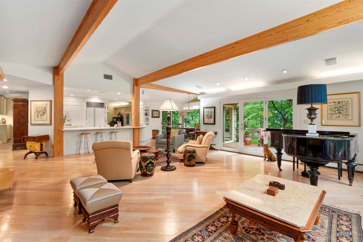 Interior, Living room, Pendant Lights, Piano, Recessed Lighting, Wooden Beams, Wood Texture Flooring