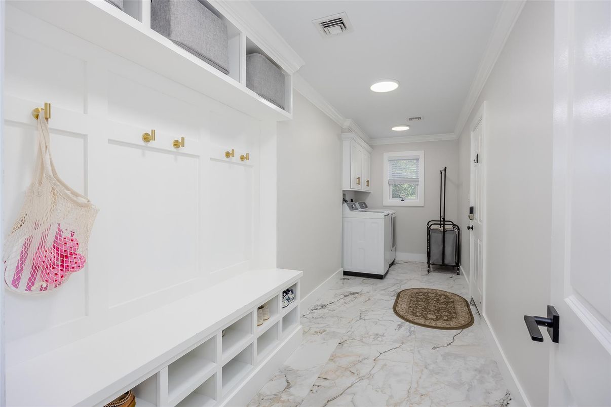 Interior, Marble, Recessed Lighting, Washer