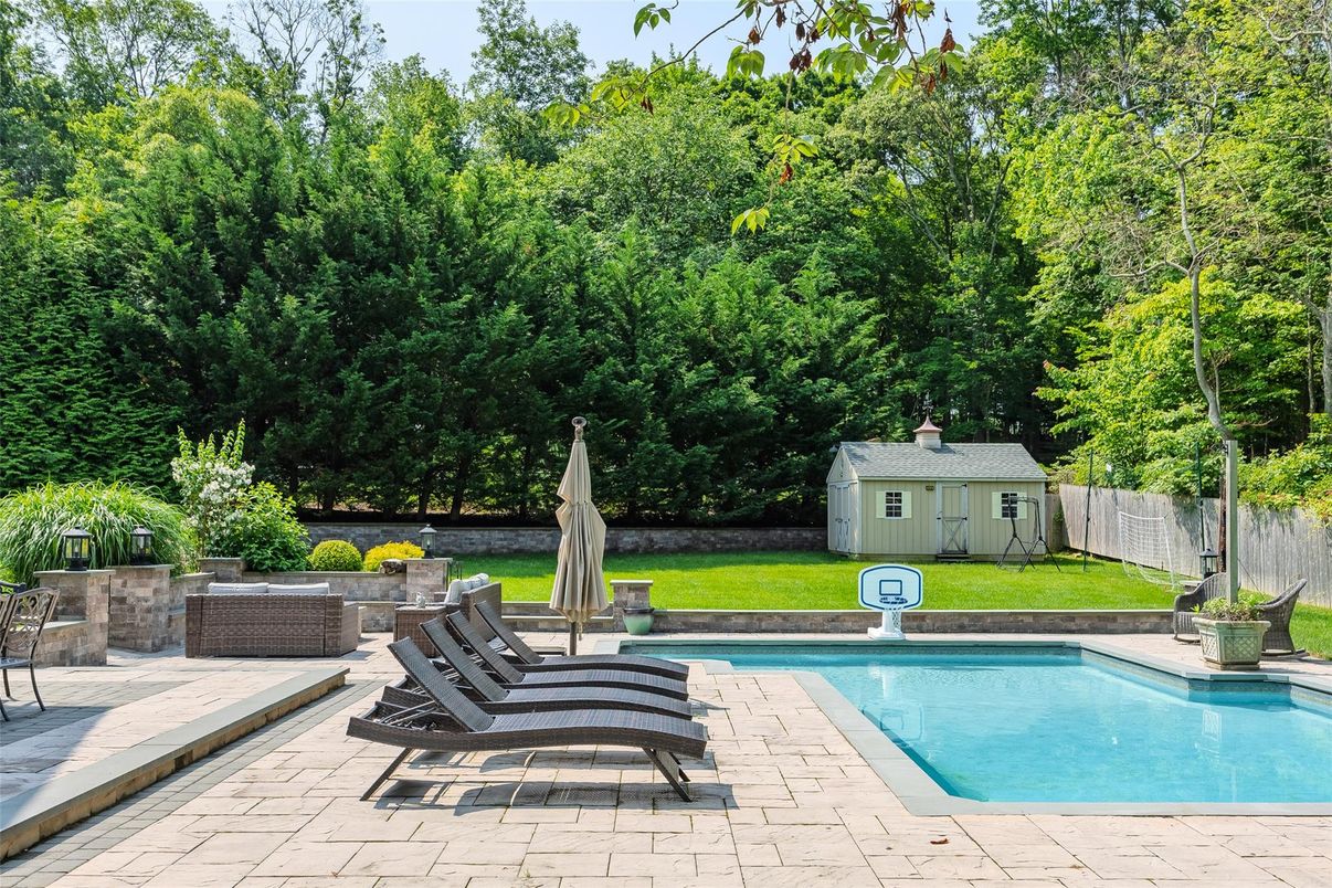 Exterior, Pool
