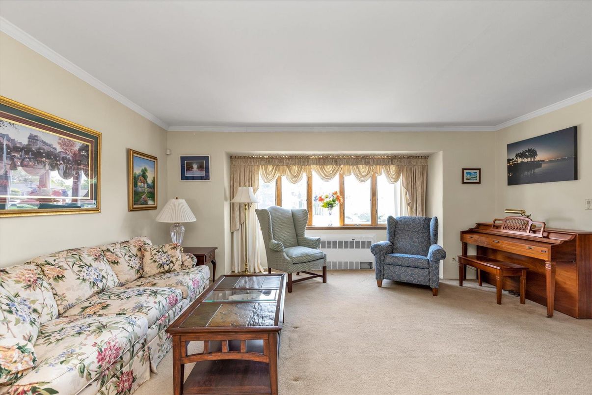 Interior, Living room, Piano