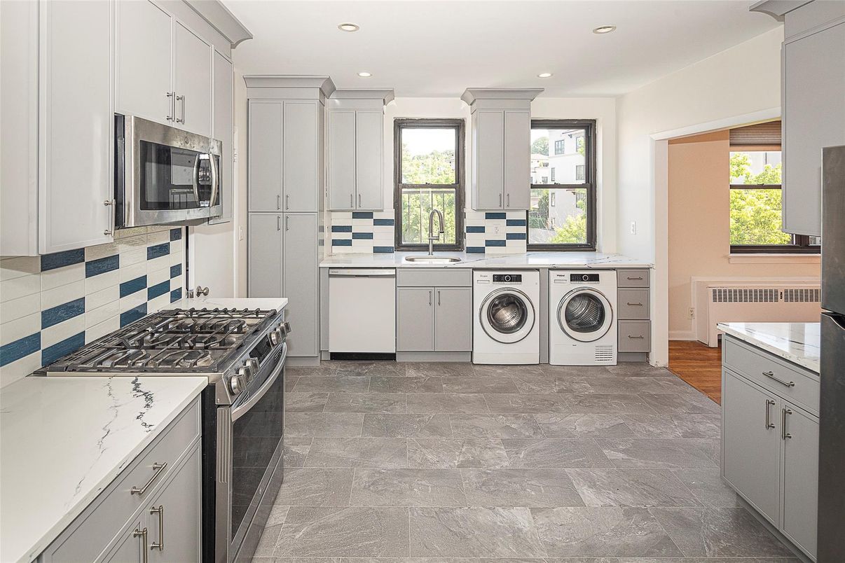 Interior, Kitchen, Recessed Lighting, Washer