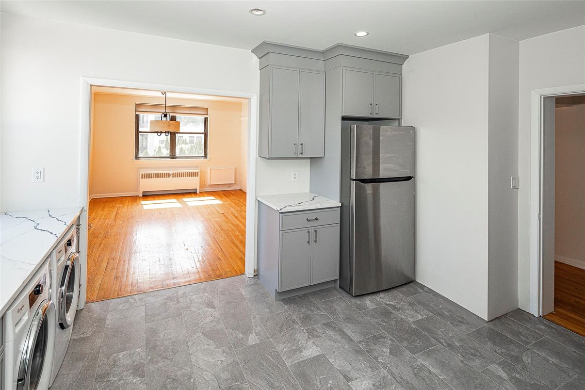 Interior, Kitchen, Pendant Lights, Recessed Lighting, Washer, Wood Texture Flooring