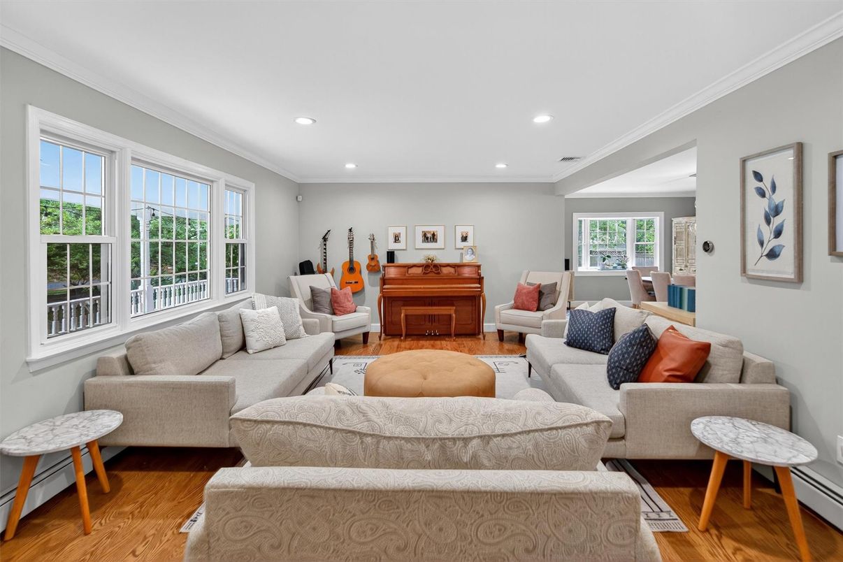 Interior, Living room, Piano, Recessed Lighting, Wood Texture Flooring