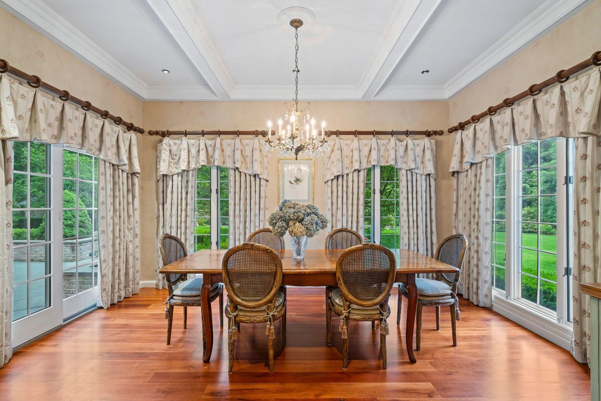 Chandelier, Dining room, Interior, Recessed Lighting, Wood Texture Flooring