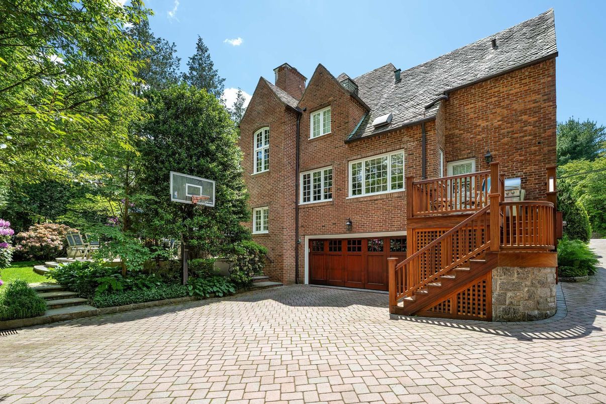 Attached, Exterior, Facade, Brick Facade, Rowhouse