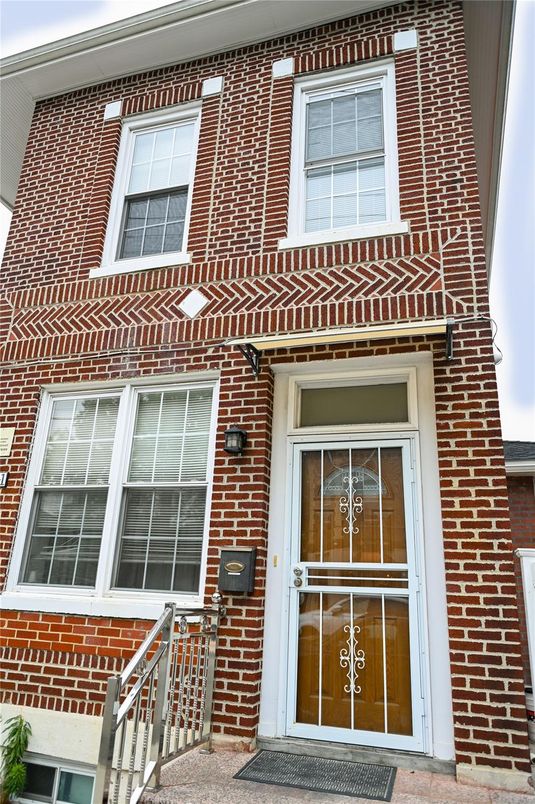 Exterior, Facade, Brick Facade, Rowhouse