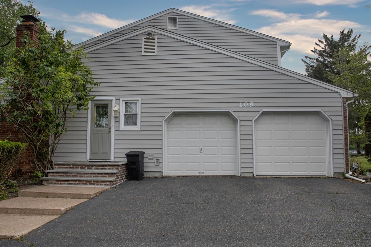Detached Garage, Exterior