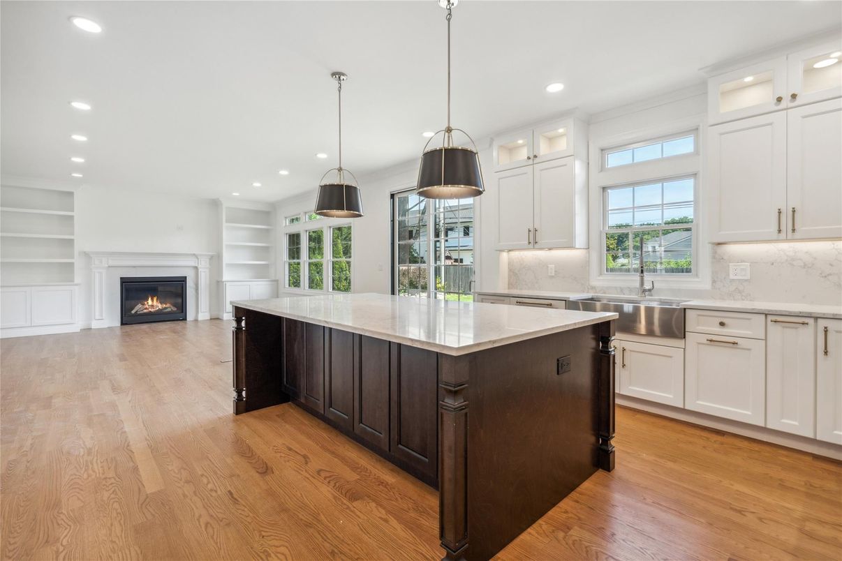 Fireplace, Interior, Kitchen, Pendant Lights, Recessed Lighting, Wood Texture Flooring