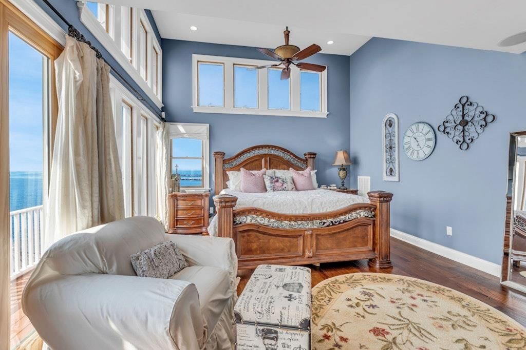 Bedroom, Interior, Recessed Lighting, Water, Wood Texture Flooring