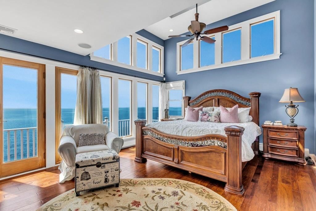 Bedroom, Interior, Recessed Lighting, Water, Wood Texture Flooring