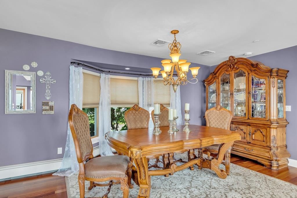 Chandelier, Dining room, Interior, Recessed Lighting, Wood Texture Flooring