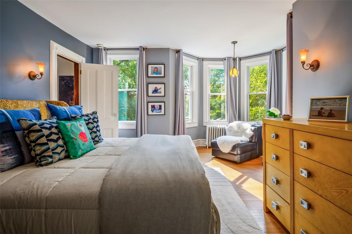 Bedroom, Interior, Pendant Lights, Wood Texture Flooring