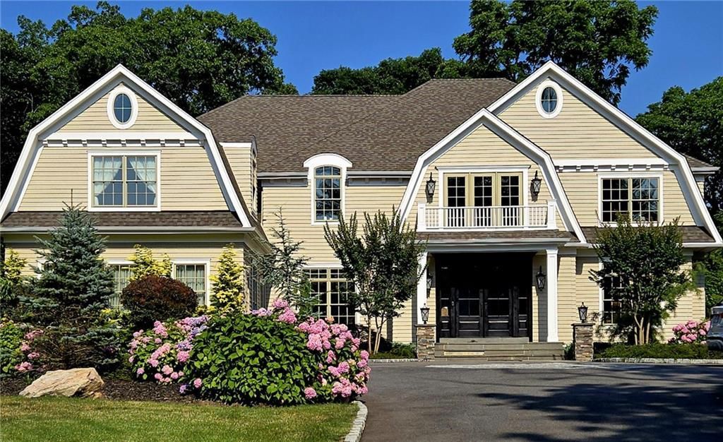 Exterior, Facade, Farmhouse