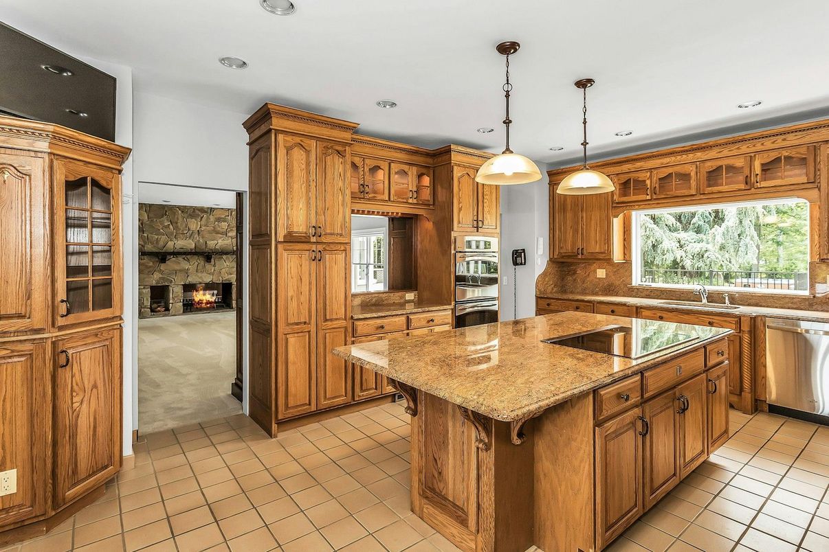Fireplace, Interior, Kitchen, Pendant Lights, Recessed Lighting