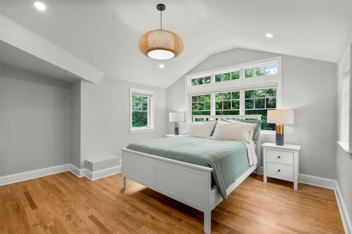 Bedroom, Interior, Pendant Lights, Recessed Lighting, Wood Texture Flooring