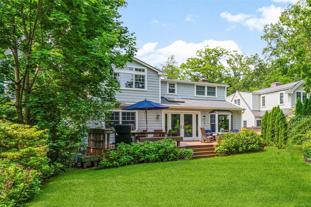 Backyard, Exterior, Facade, Queen Anne Victorian
