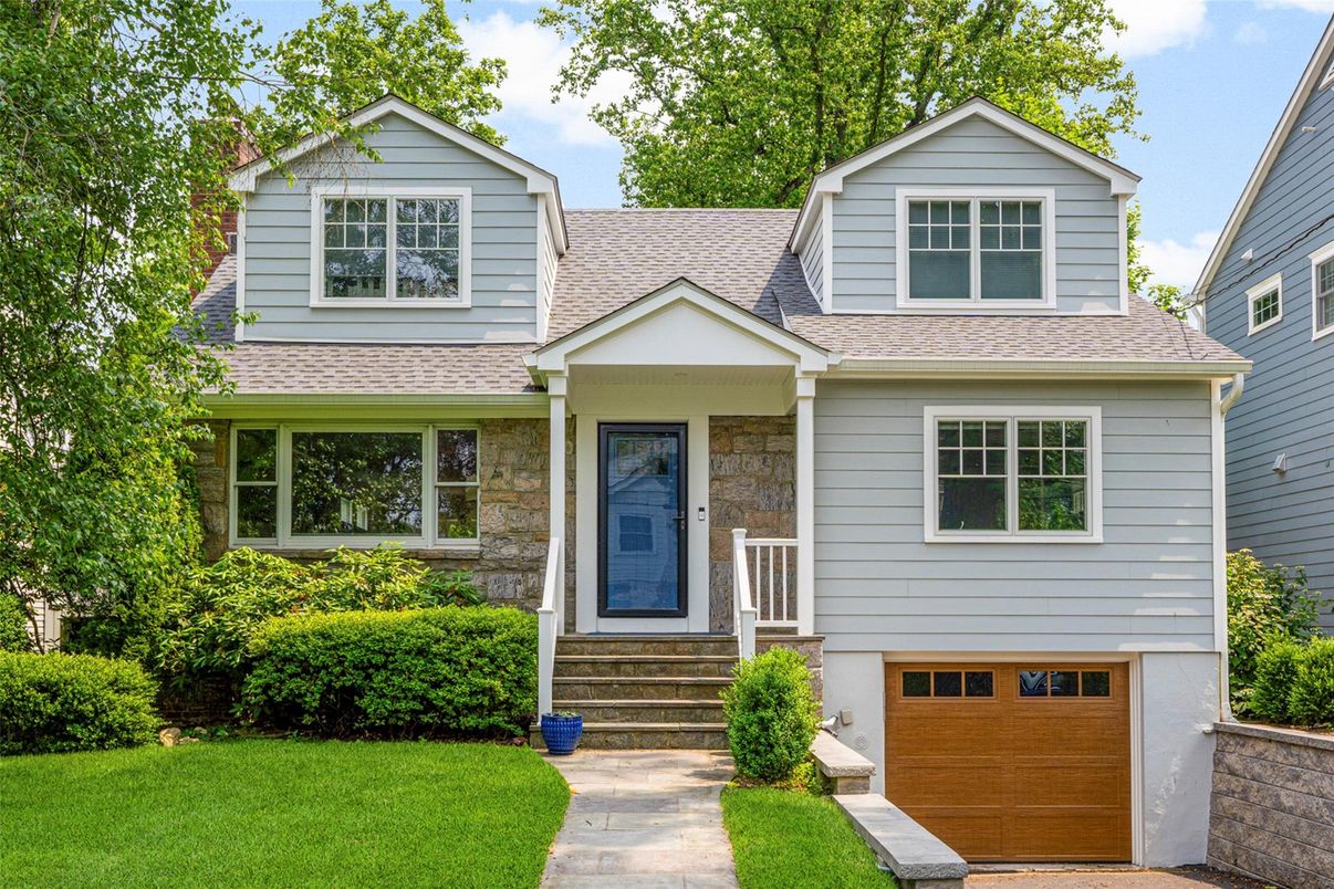 Attached, Exterior, Facade, Raised Ranch