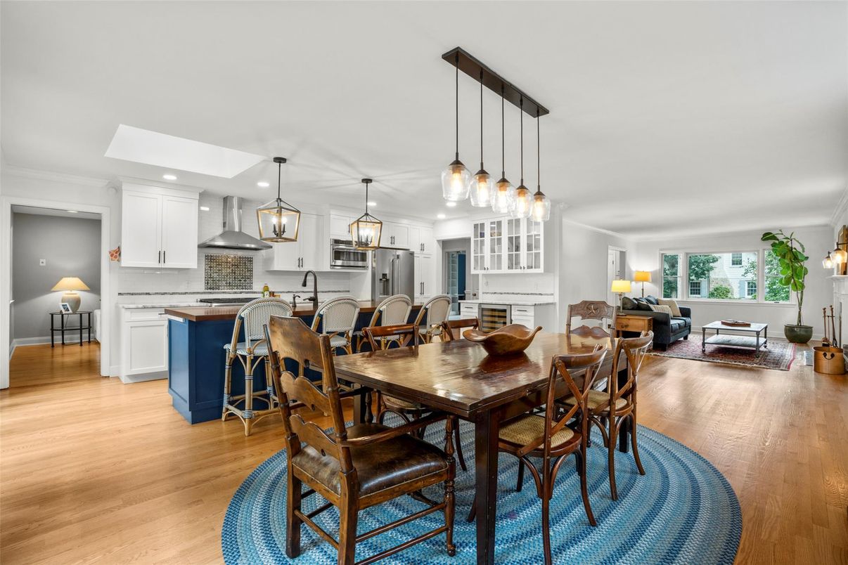 Dining room, Interior, Kitchen, Living room, Pendant Lights, Recessed Lighting, Stainless Steel Appliances, Wood Texture Flooring