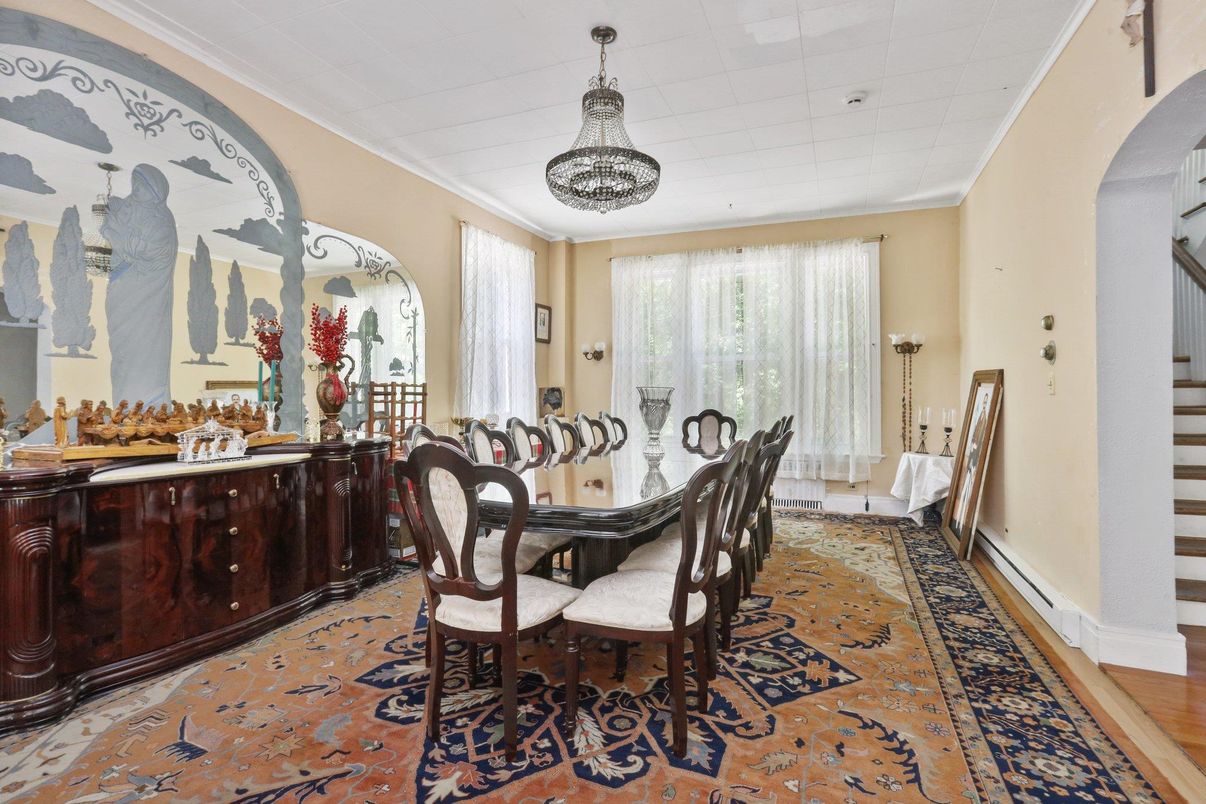 Chandelier, Dining room, Interior, Recessed Lighting, Wood Texture Flooring