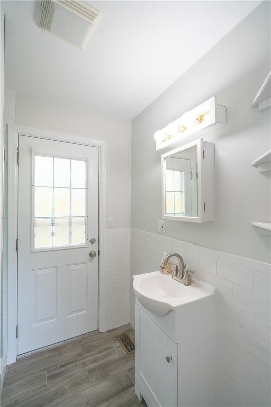Bathroom, Interior, Wood Texture Flooring