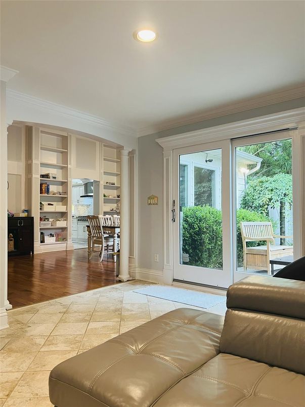 Interior, Living room, Recessed Lighting, Wood Texture Flooring