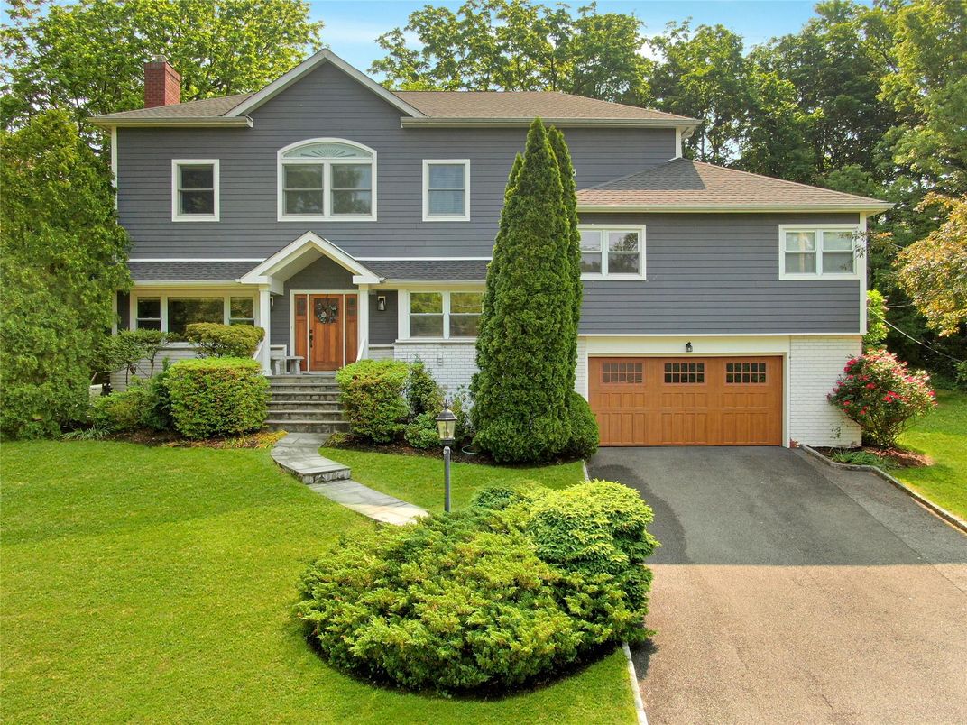 Attached, Exterior, Facade, Raised Ranch