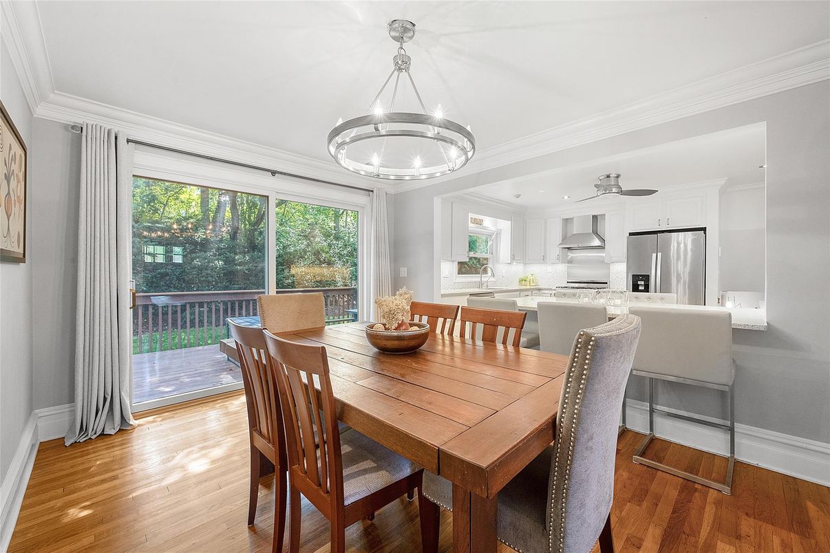 Dining room, Interior, Kitchen, Pendant Lights, Stainless Steel Appliances, Wood Texture Flooring