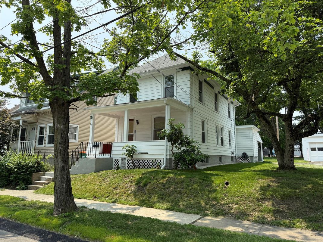 Backyard, Exterior, Facade, Queen Anne Victorian