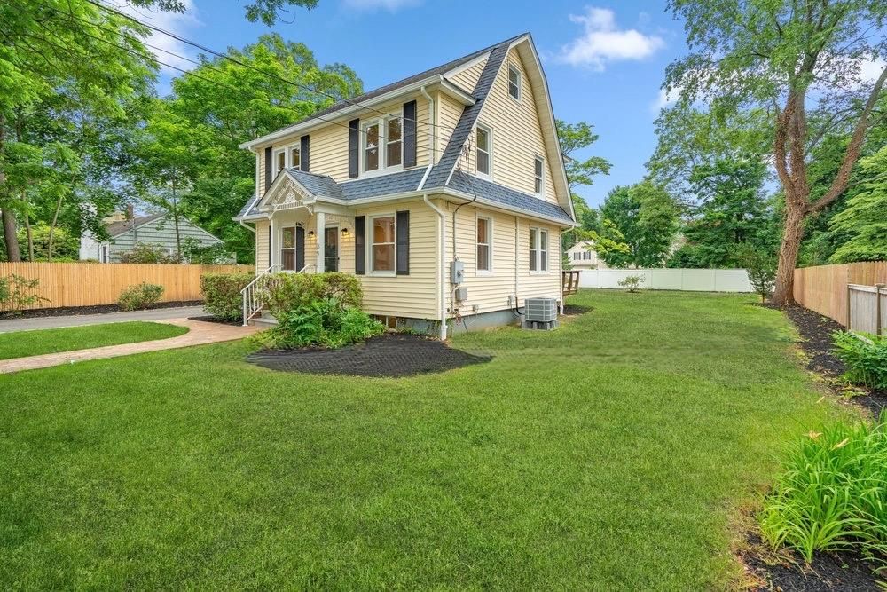 Backyard, Exterior, Facade, Queen Anne Victorian